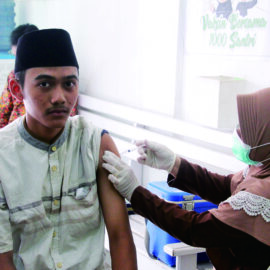 Adakan Vaksinasi Untuk Memperkuat Imun